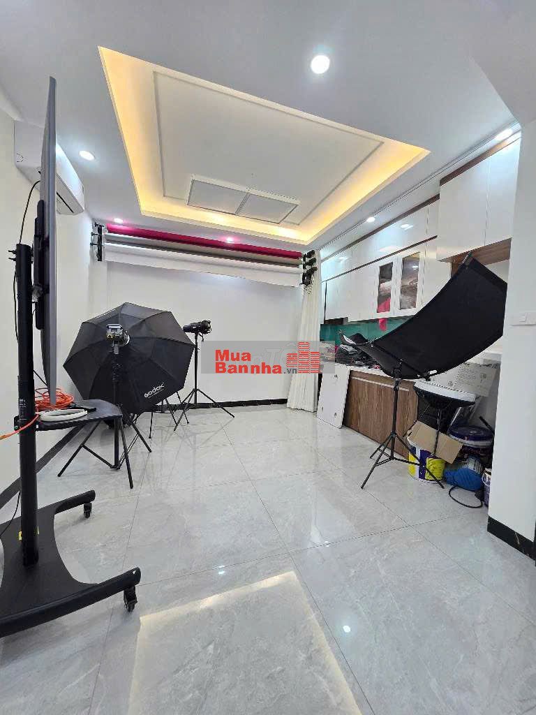 Bán nhà Ngô Quyền, Lô góc. 10m ra oto, chỗ để xe riêng. 45,5m2