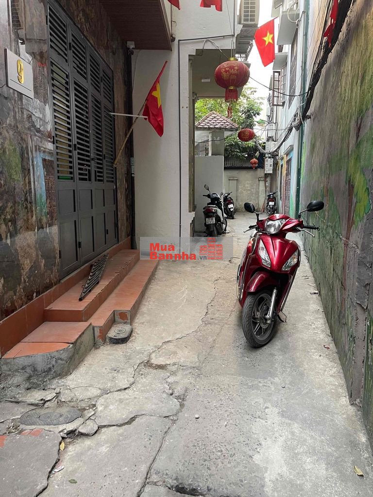 Bán nhà tam khương, ngõ 3 gác, gần phố, ô tô, sổ vuông, hơn 5 tỷ