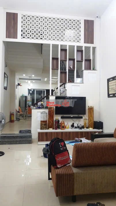 Bán nhà MTNB ngay chợ Tân Hương, DT: 4x20m - 3 lầu. Giá: 8 tỷ TL