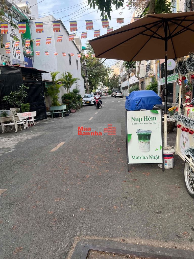 Bán nhà mặt tiền