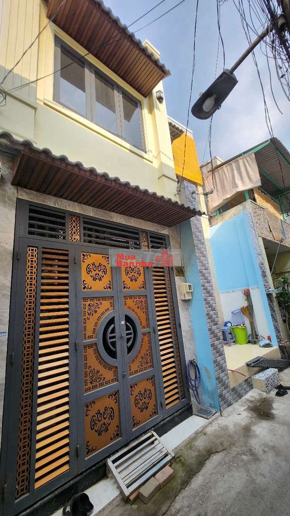 nhà mới khu Tân Tạo 2 tấm, 2 ngủ, 2wc, s thượng đúc thoáng mát