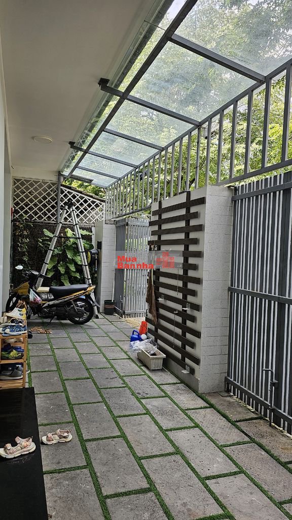 Bán 2 căn nhà liền kề 4 tầng trong khu Him Lam Phú Đông 10*18.5m