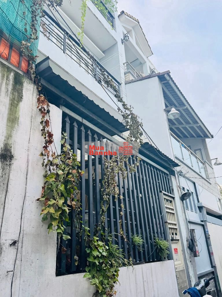 Chưa tới 5 tỷ có nhà 3 tầng,5.8x10,sát bên chợ Xóm Mới,P.16,Gò Vấp