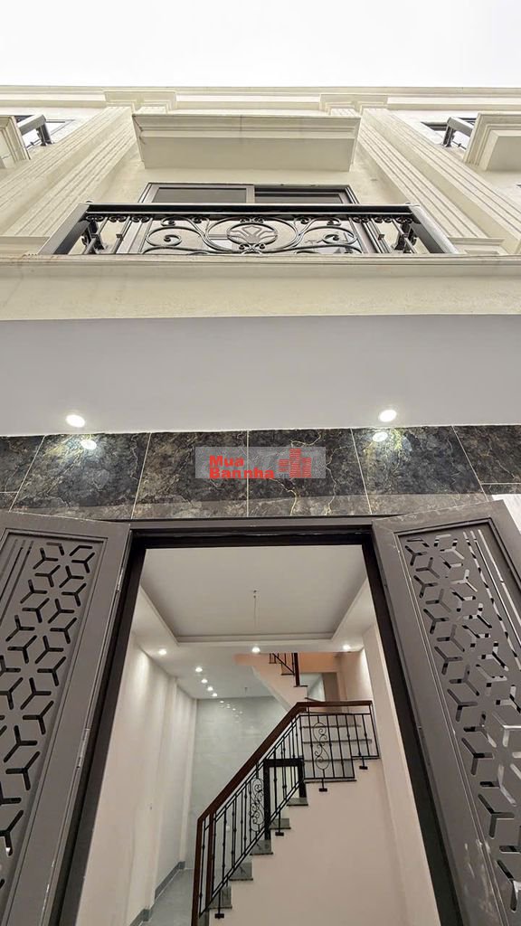 Chỉ hơn 2 tỷ sở hữu nhà Hà Nội, Ô TÔ Đỗ Cổng, DT 33m2 x 3 Tầng