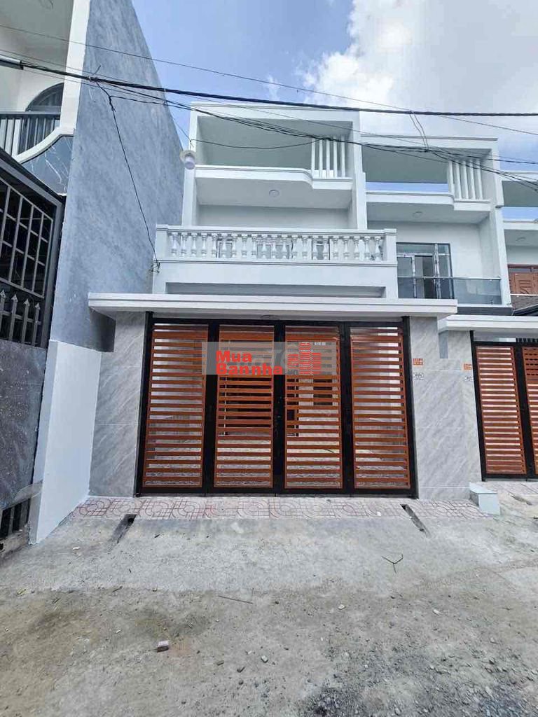 Bán căn nhà 1 trệt 1 lầu cách đường Hoàng Minh Chánh 100m p.Hóa An Tp