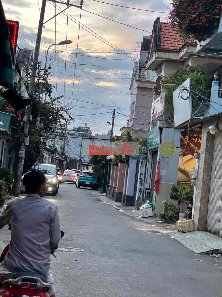 Chính chủ bán nhà mới hẻm xe hơi