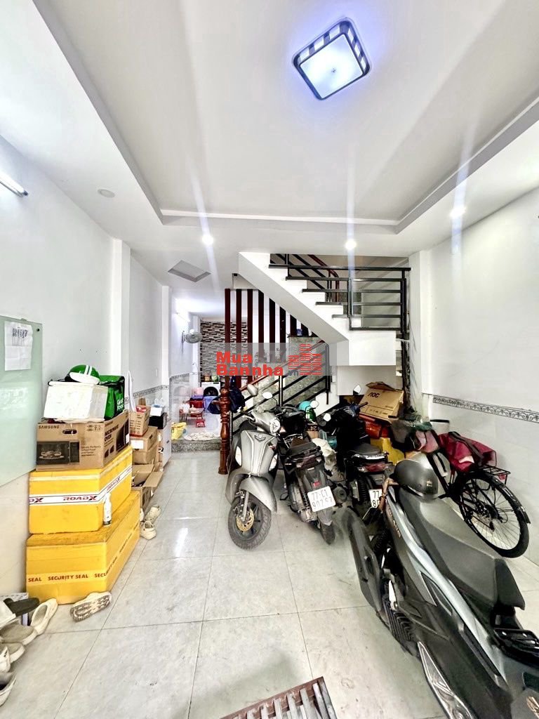 NHÀ 45M2, SỔ VUÔNG A.4 CÁCH 1 CĂN RA HẺM OTO - NGAY VINCOME NGUYỄN XÍ