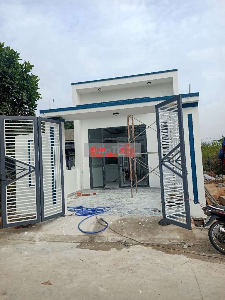 Bán nhà cấp 4 đang hoàn thiện 5*20 fun thổ cư