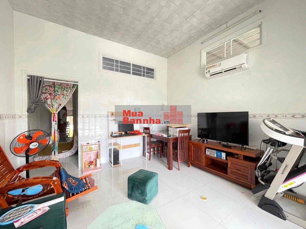 Nhà cấp 4 mặt tiền Nguyễn Thái Bình