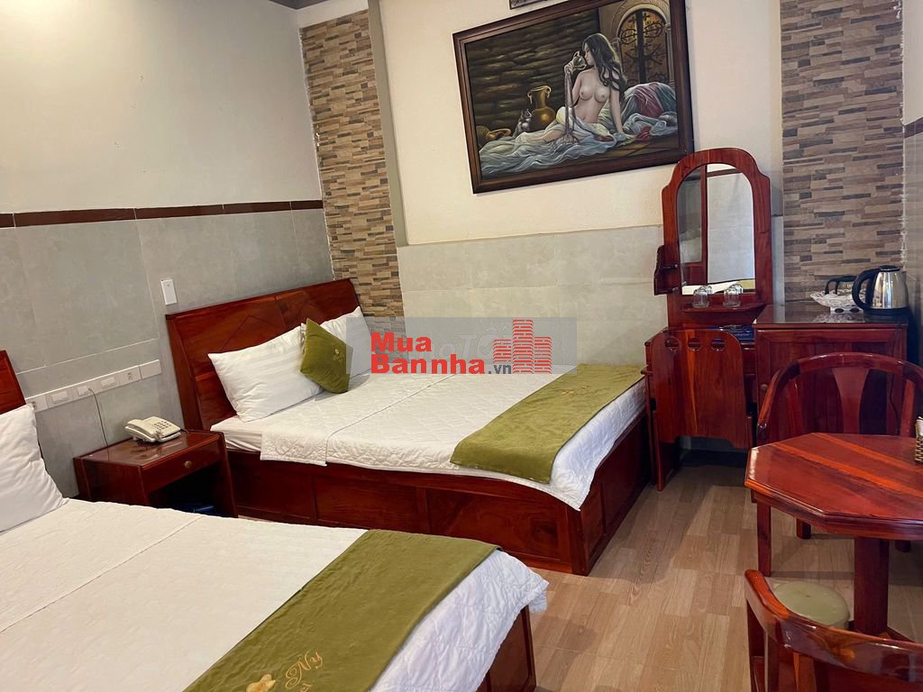 Bán khách sạn 4 tầng đường Nguyễn Trường Tộ, Tân Thiện,LaGi giá ngộp