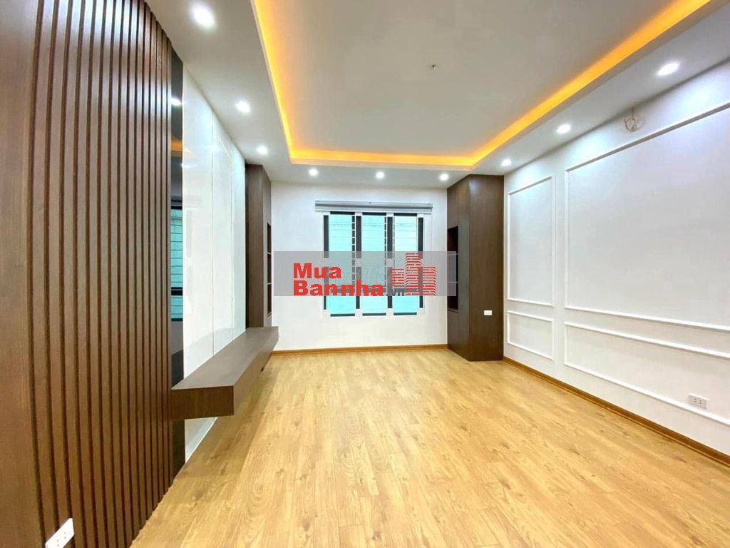 Bán nhà Lạc Long Quân, cách ô tô tránh 30m, vài bước ra hồ Tây