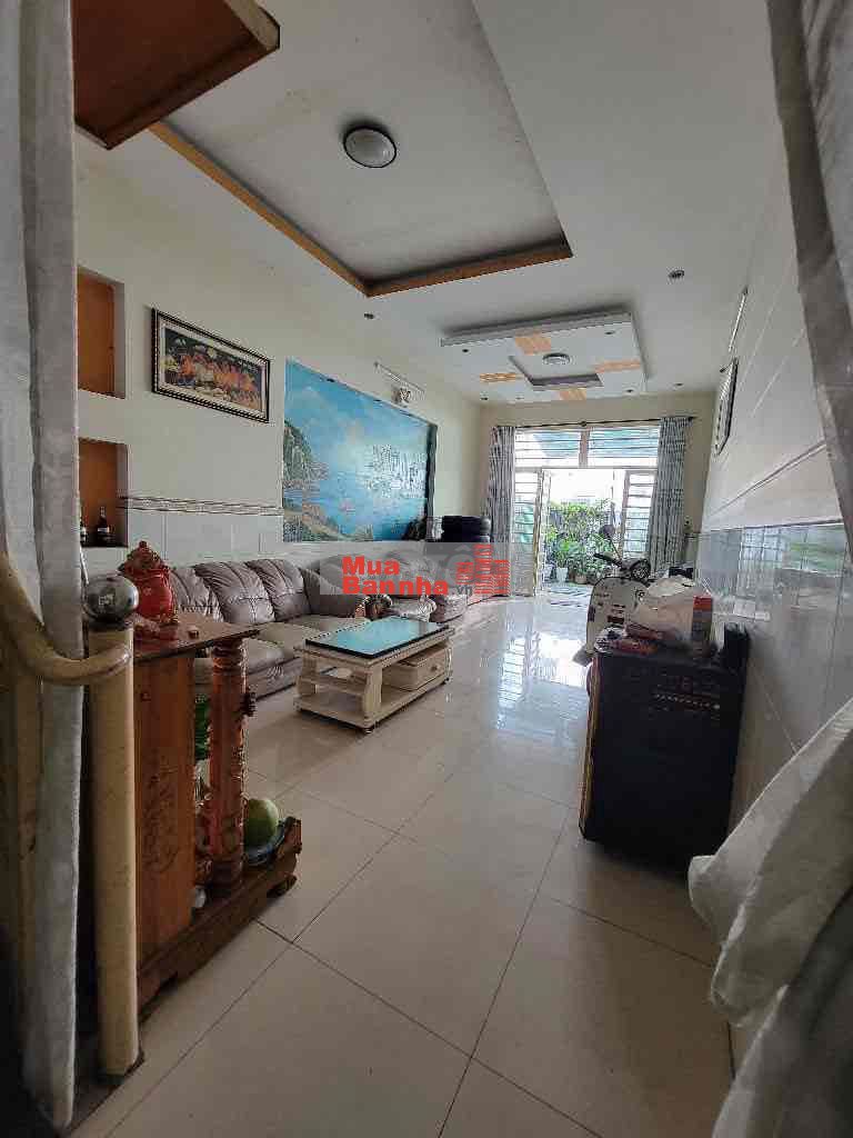 Nhà quốc lộ 1A- 186m2 -2 tầng hxh- 8ty Mô tả :- Diện tích: 8 x 24m. K