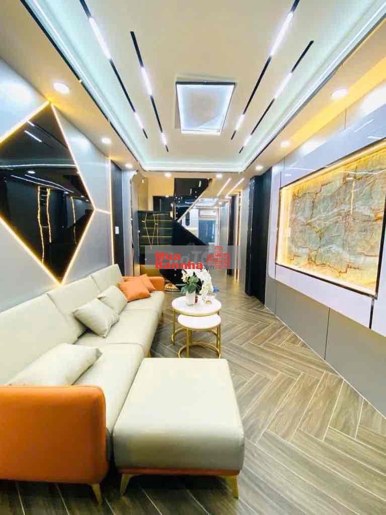 NÓNG NÓNG NÓNG BÁN NHÀ GẤP NHỈNH 3 TỶ HẺM XE HƠI