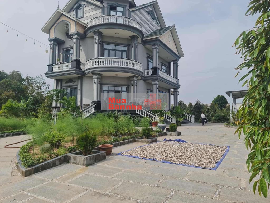 Biệt Thự Nghỉ dưỡng 3700m2 , 3 tầng , chỉ 7tr/m2 , lh***