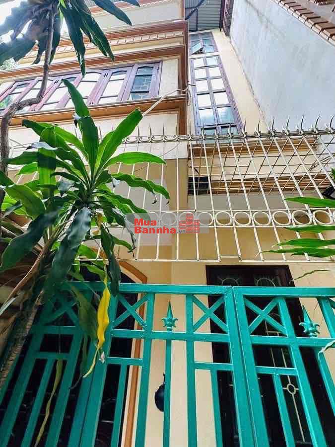 CHÍNH CHỦ BÁN NHÀ CẦU GIẤY - LÔ GÓC - CẠNH NHÀ LÀ SÂN CHƠI THỂ THAO- N