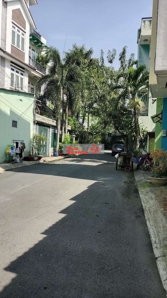 Xe Hơi Né Nhau, Khu Biệt Thự 496 Dương Quảng Hàm