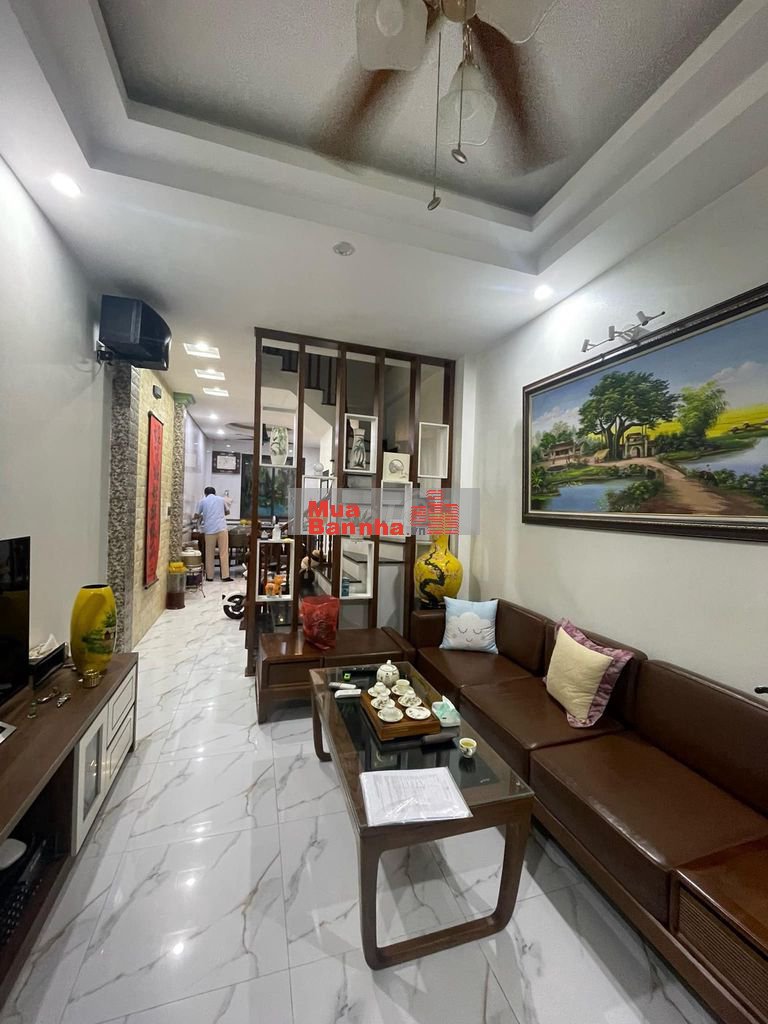 Hạ chào gần 1 tỷ, Kim Mã, ngõ nông, oto gần, tặng nội thất 49.5m*5T