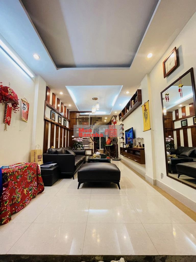 2 thoáng đẹp Phùng Chí Kiên, ngõ nông, oto gần, tặng nội thất 38m*5T