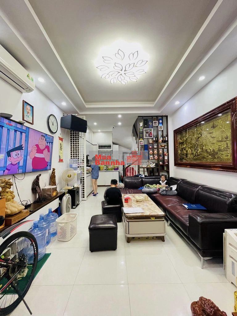 Bán nhà Hoàng Hoa Thám, siêu đẹp, ngõ 3 gác, gần phố, full đồ 36m*5T