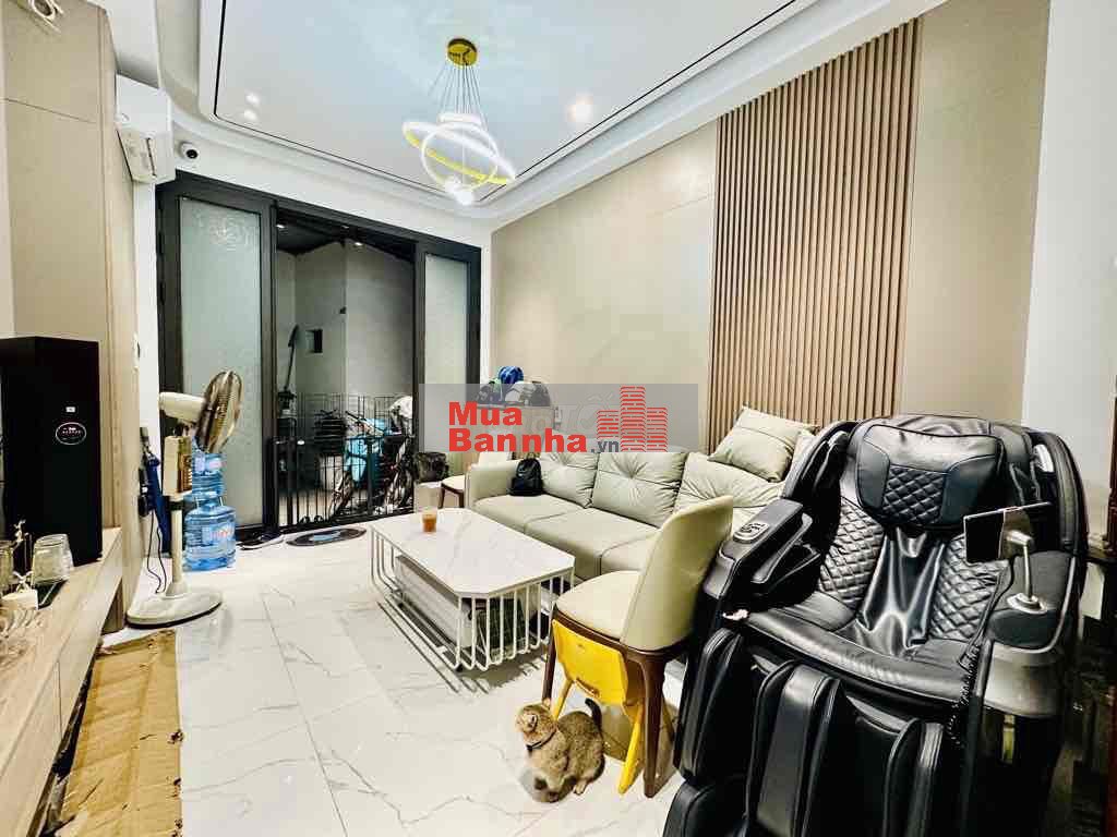 Nhà Trung Tâm Việt Hưng,Cách 1 Nhà Ra Ô Tô Tránh,35M 5tầng Full Đồ