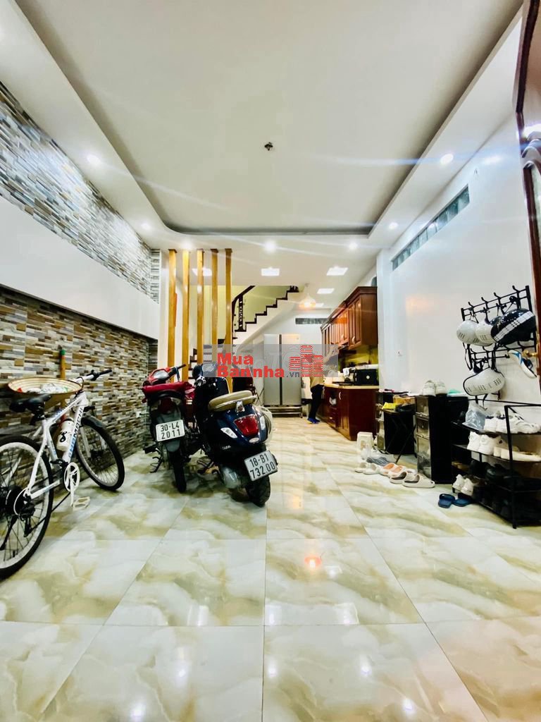 lô góc Võng Thị, 3 gác đỗ cửa, gần phố, nội thất siêu đẹp 37m*5T