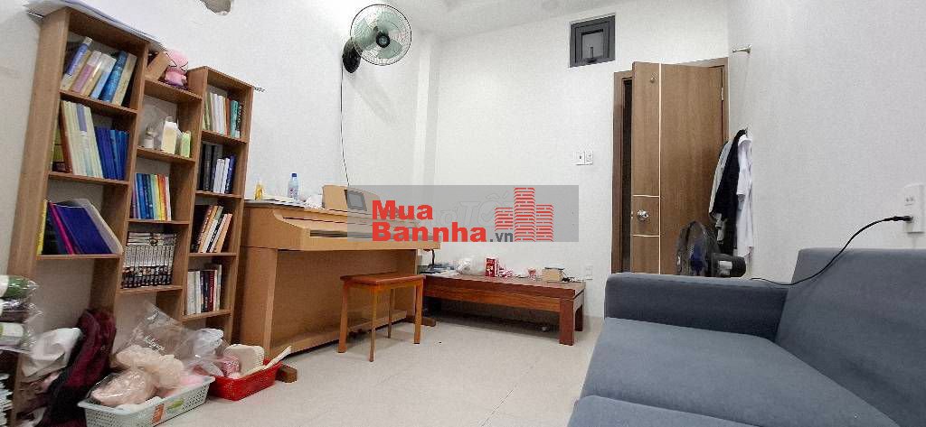 Bán nhà 3 lầu, 6PN, 2 mặt tiền trước 5m và sau 5m. Đ nhánh LVT.