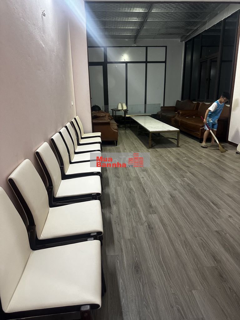 nhà cần bán , đường oto tránh , pháp lý sạch sẵn sàng giao dịch