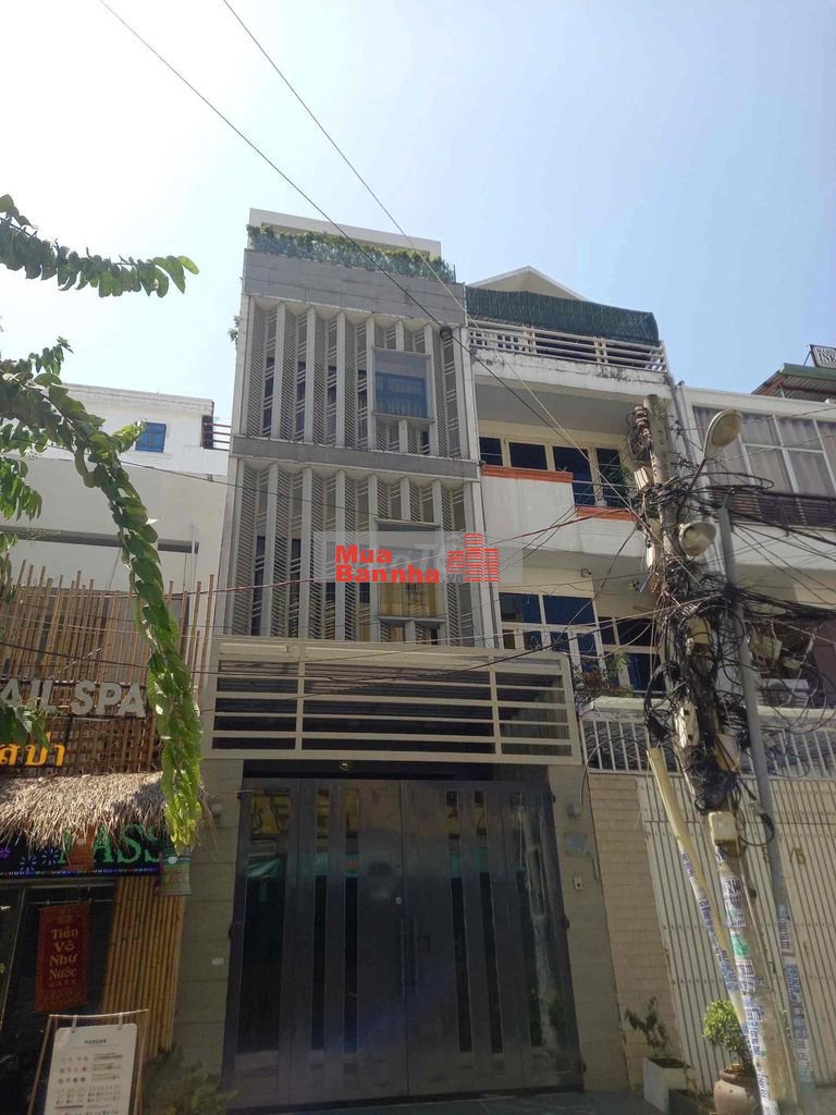 bán gấp căn nhà phố mặt tiền đường ..quốc hương -thảo điền