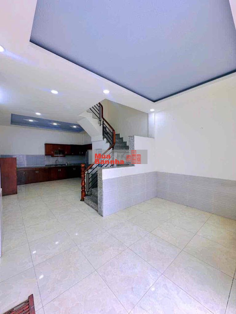 Cần tiền bán lỗ Nhà 1 trệt 2 lầu giá chỉ 4 tỷ