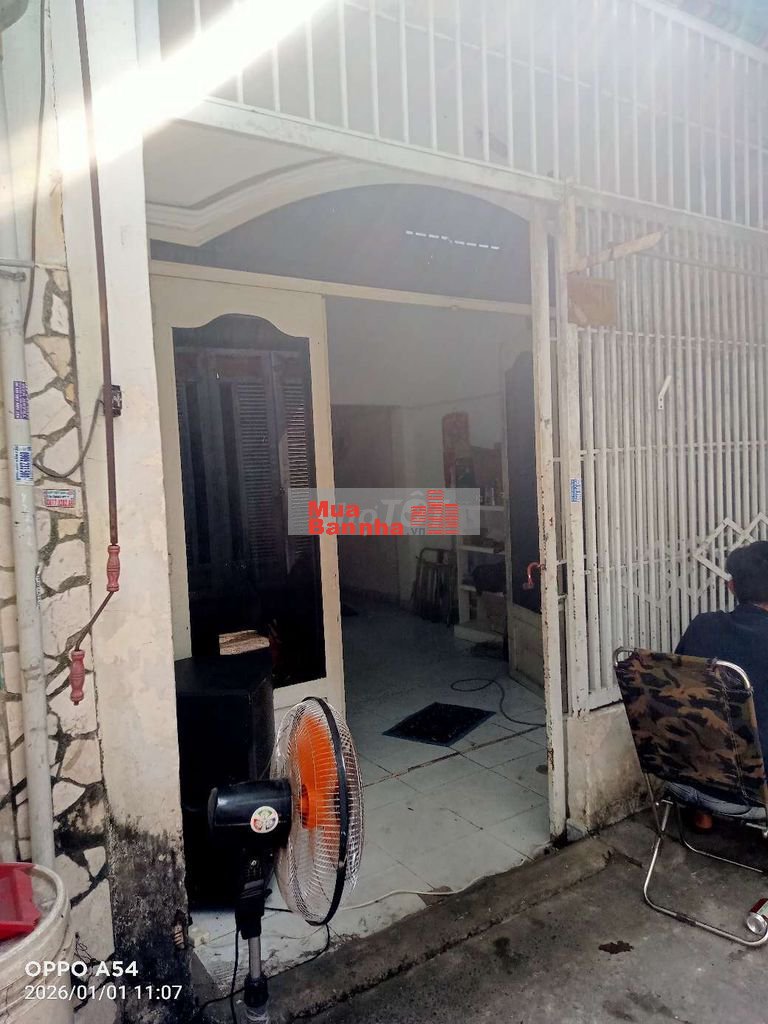 cần tiền bán gấp căn nhà đang ở