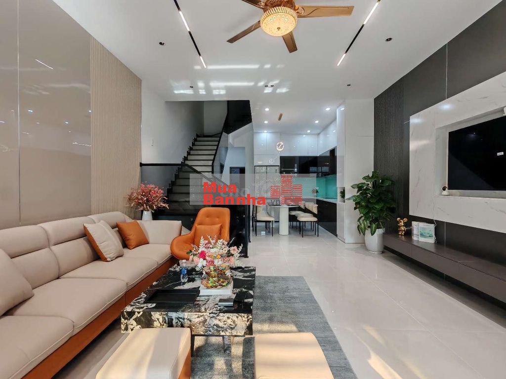 Mặt tiền Nguyễn Viết Xuân 3 tầng Hòa Minh, full nội thất vào ở ngay!