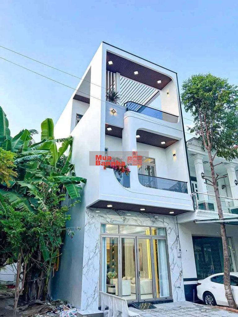 Bán nhà 3 tầng full nội thất mặt tiền khu dân trí hoà minh sát biển