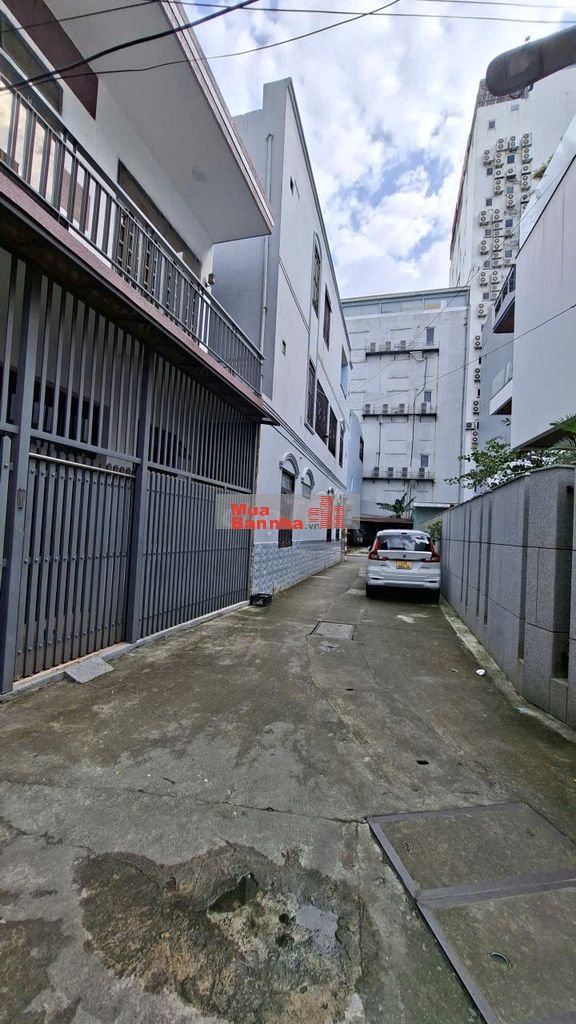 Siêu hiếm----nhà 2 mặt kiệt oto đường Núi Thành