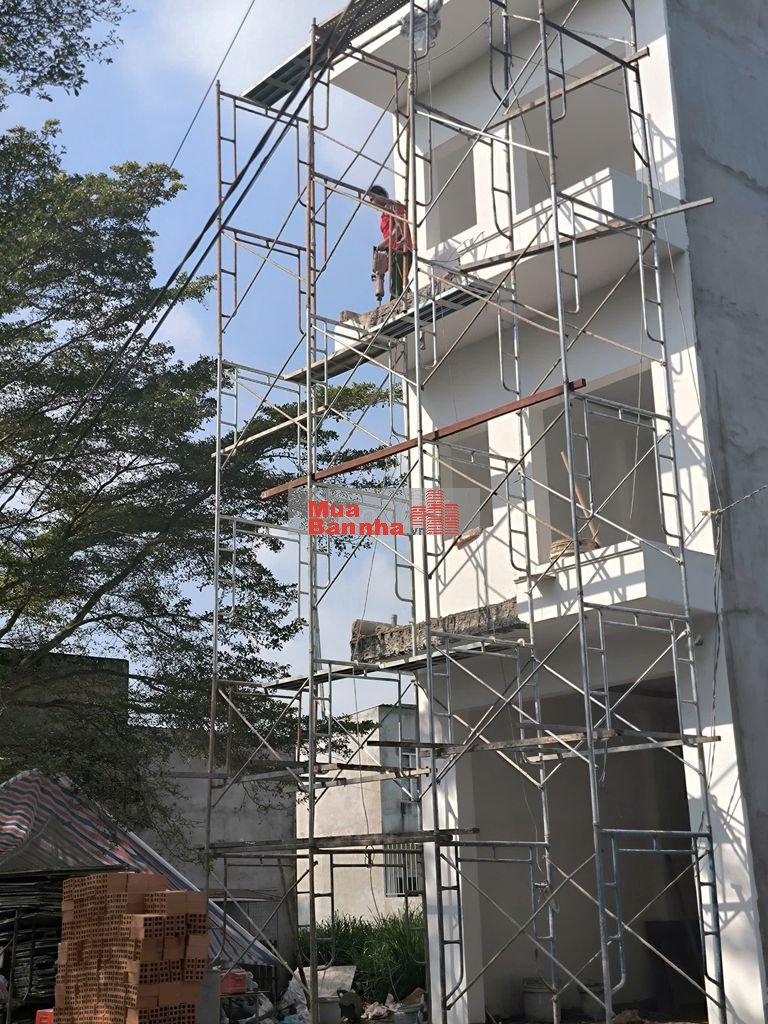 1 căn 3 tầng hiện đại đón nhà trước Tết ngay Long Hòa , Long An