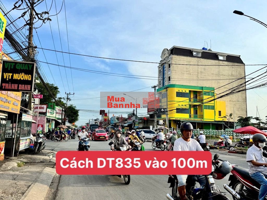 Nhà cấp 4 (6,8x33m) - Sát bên khu Chợ - Cách Bình Chánh đúng 3,5km