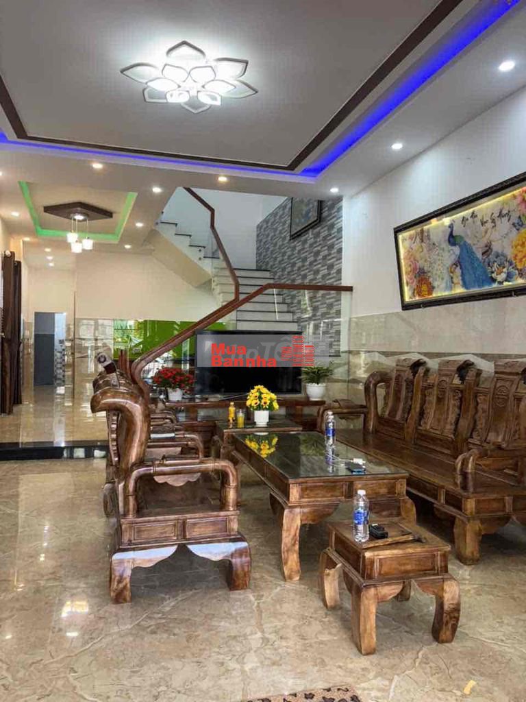 Bán 2 ngôi nhà 2 tầng siêu đẹp tại Quang châu phường Hoà Xuân 2 ngôi n