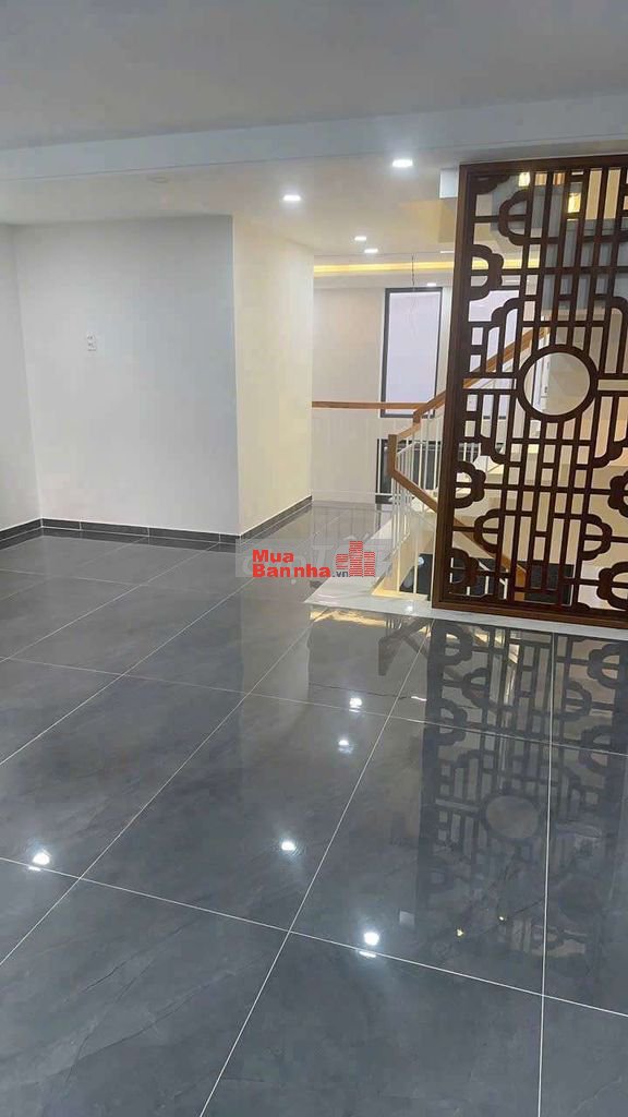 Mã Lò - Lê Văn Quới
Diện tích: 7.7Mx9M
Hxh nhà cấp 4 tiện xây mới