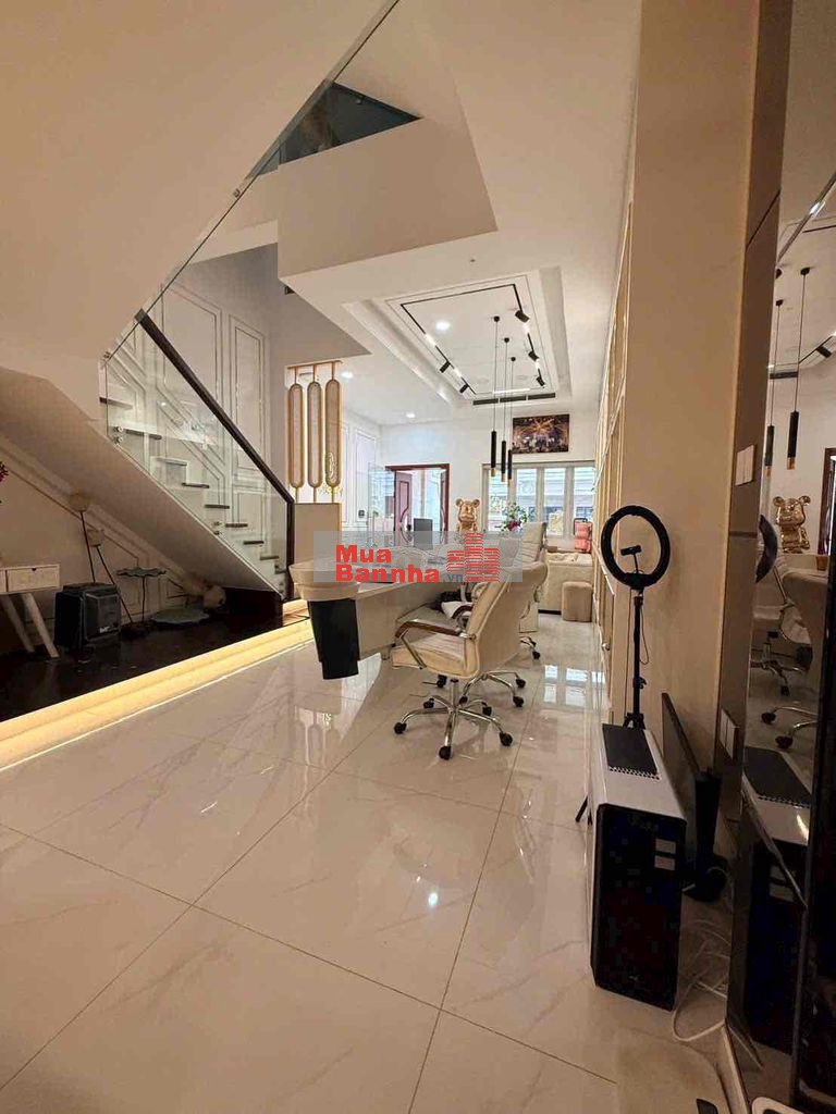 🐳★ Giá : 23.5tỷ Nhà đẹp, full nội thất Cityland park Hills