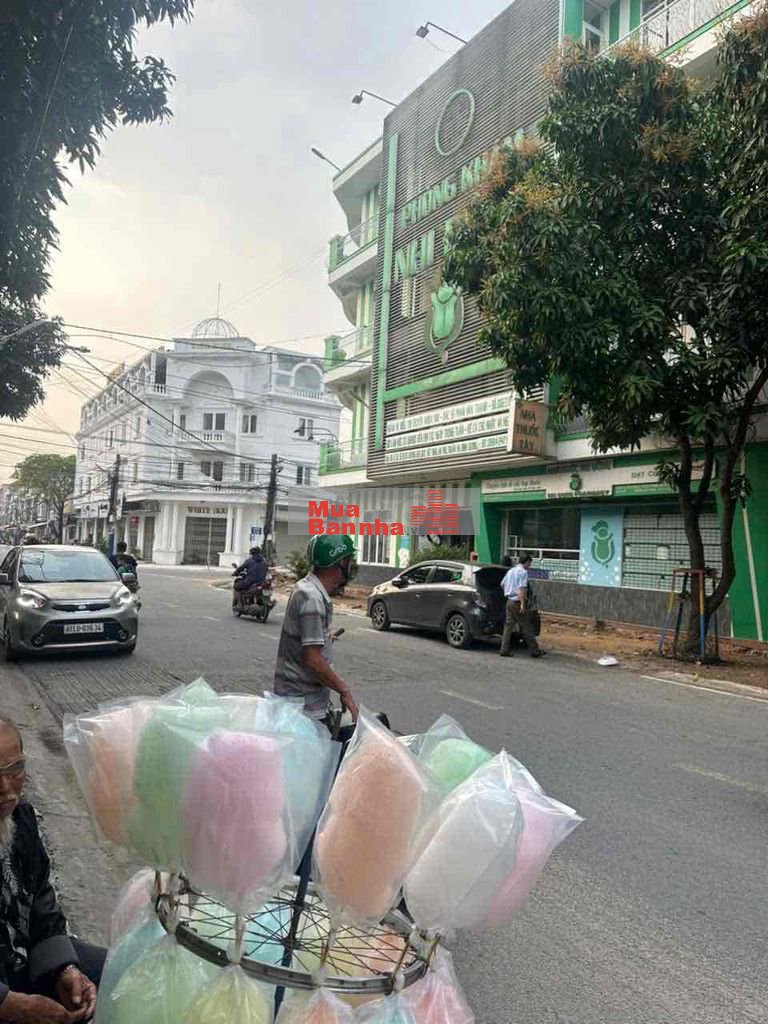 cần bán căn nhà 1 trệt 2 lầu sau có 5 phòng trọ kdc vietsing dt 150m2