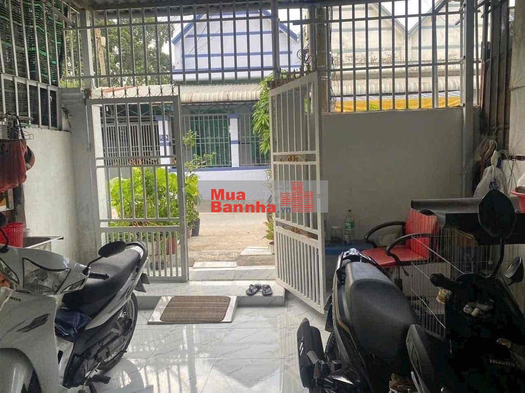 Nhà cấp 4 mặt tiền đường nhựa 1/ Nguyễn Thị Đặng,đường thông,dân đông