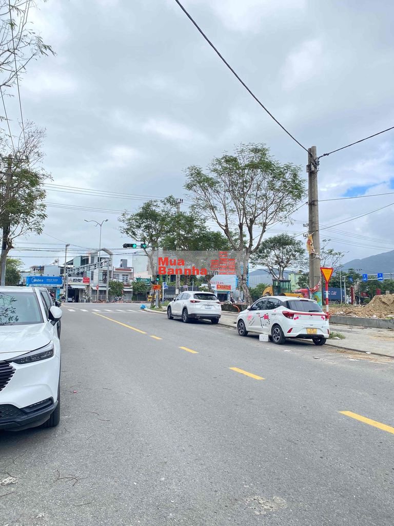 Nhà C4 mặt tiền Ngô Quyền , Sơn Trà đoạn thông biển 9.2 tỷ/ 120m2