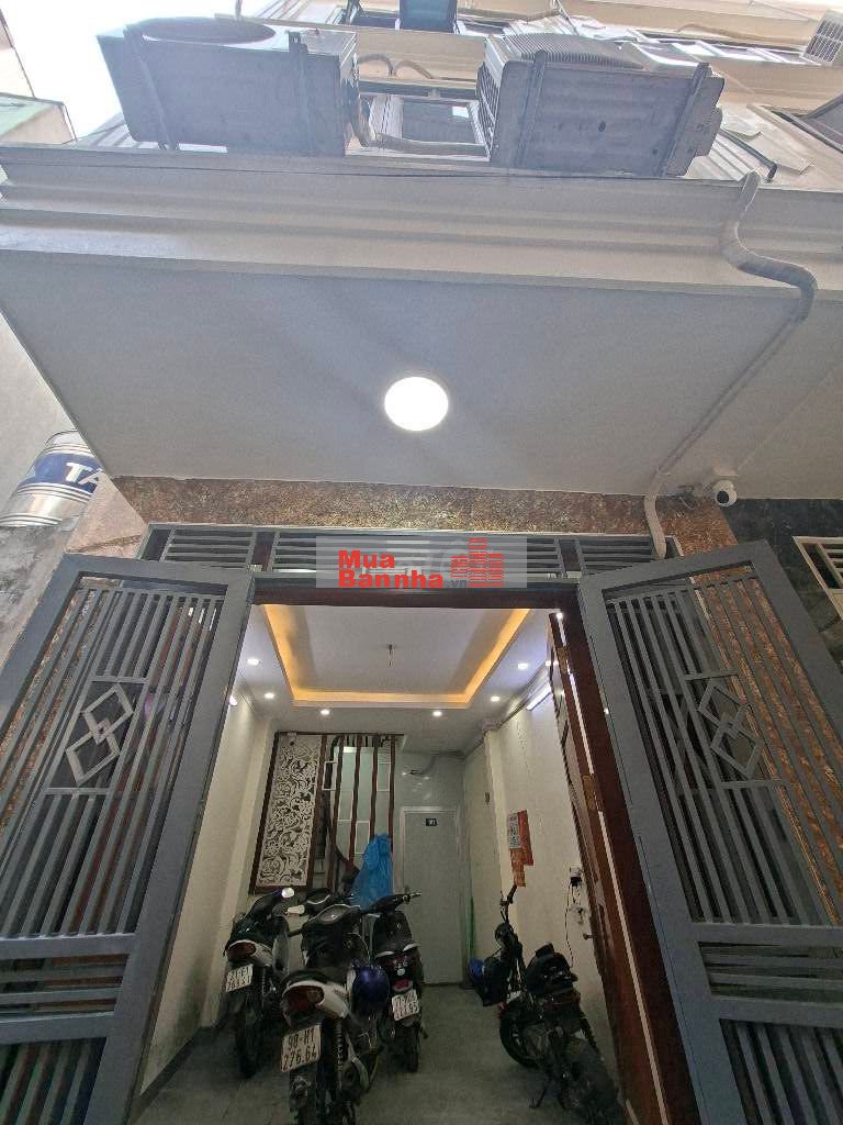 CỔ NHUẾ - NHÀ ĐẸP 2 THOÁNG -GẦN Ô TÔ TRÁNH- GẦN NHIỀU TIỆN ÍCH.