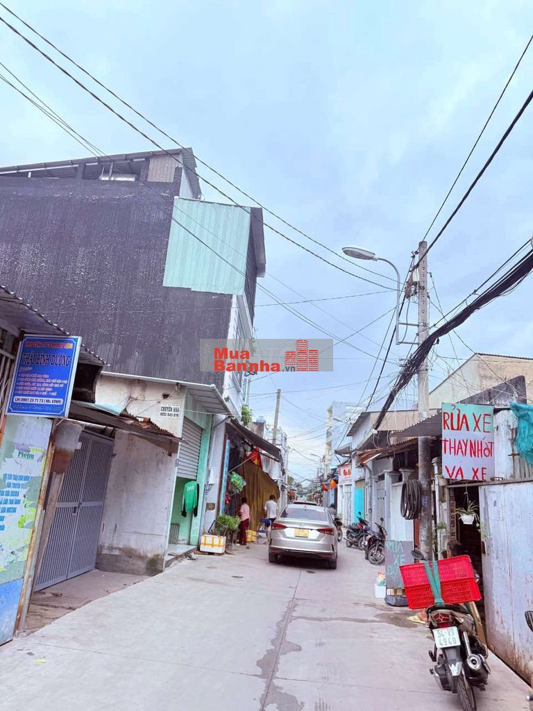 Nhà mặt tiền đường Thạnh Lộc- chưa qua cầu Vượt Ngã 4 ga