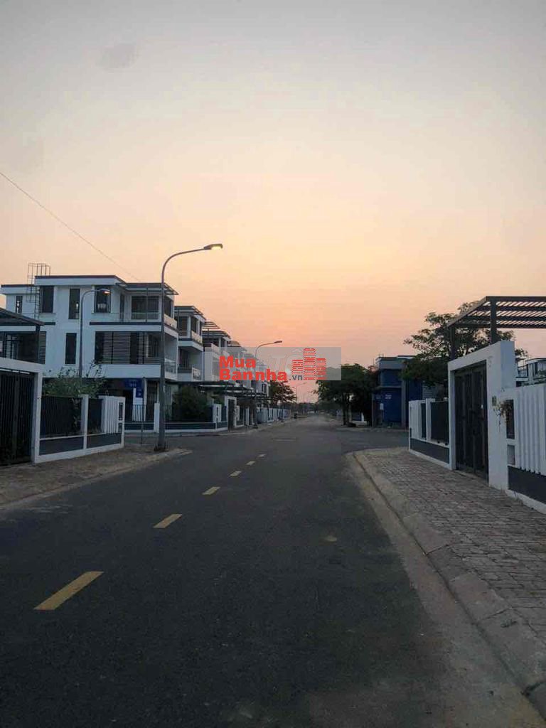 Nhà Phố Liền Kề Khu Đô Thị Mới Đông Tăng Long Quận 9 Cũ