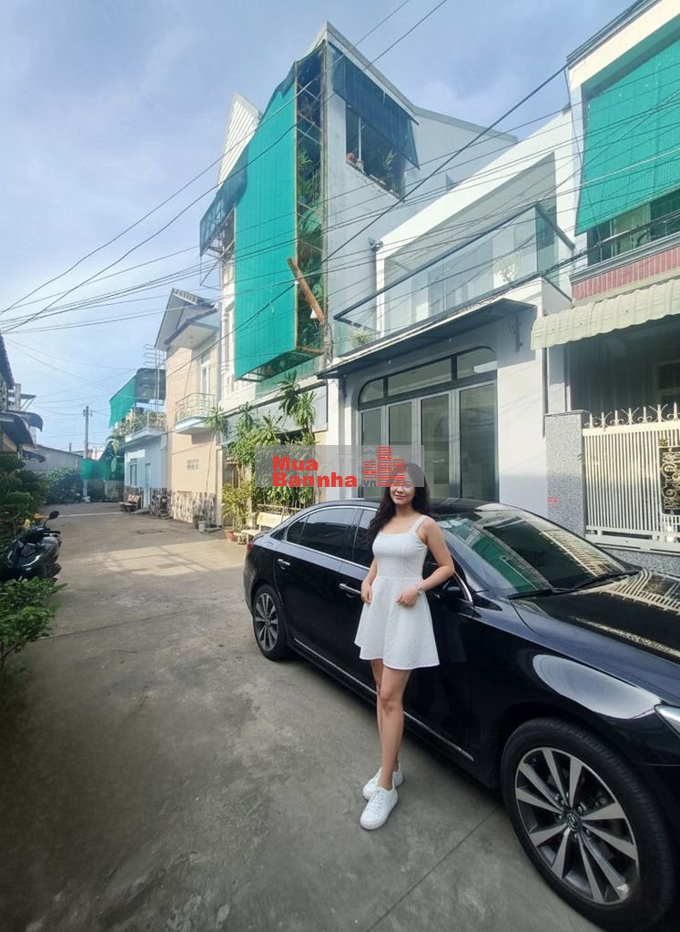 GIÁ 3 TỈ 390TR - NHÀ LẦU ĐẸP - HẺM 86 CMT8 CẦN THƠ - LỘ 2 Ô TÔ QUA MẶT