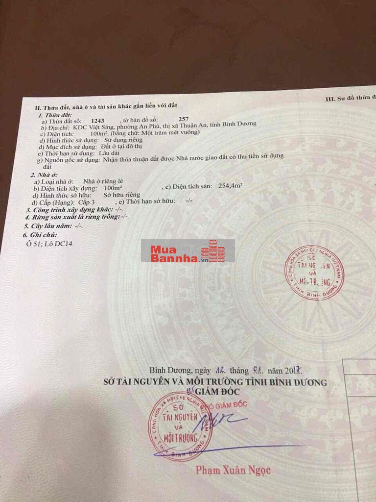 cần bán căn nhà nằm ngay chợ d11 kdc vietsing dt 100m2