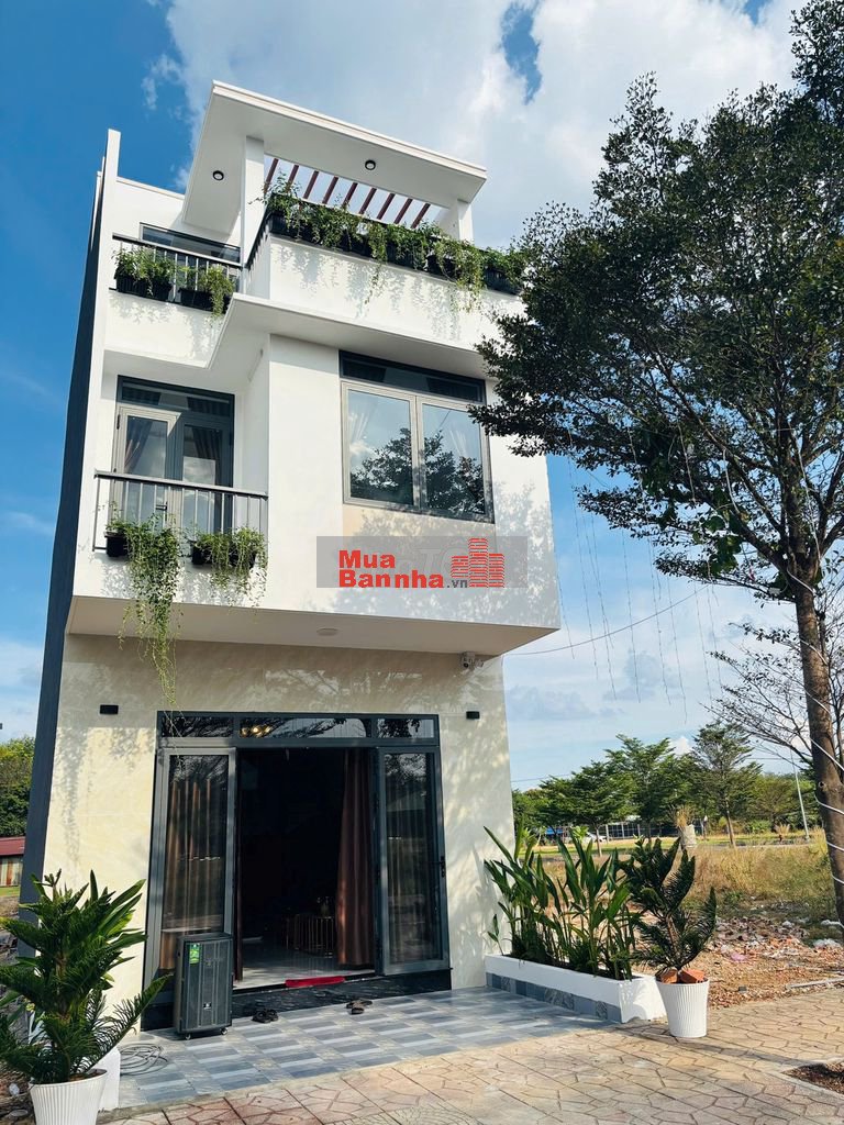 Bớt 200tr căn nhà 2 lầu ngay gần cổng KCN Mỹ Phước 3, chỉ còn 1ty850