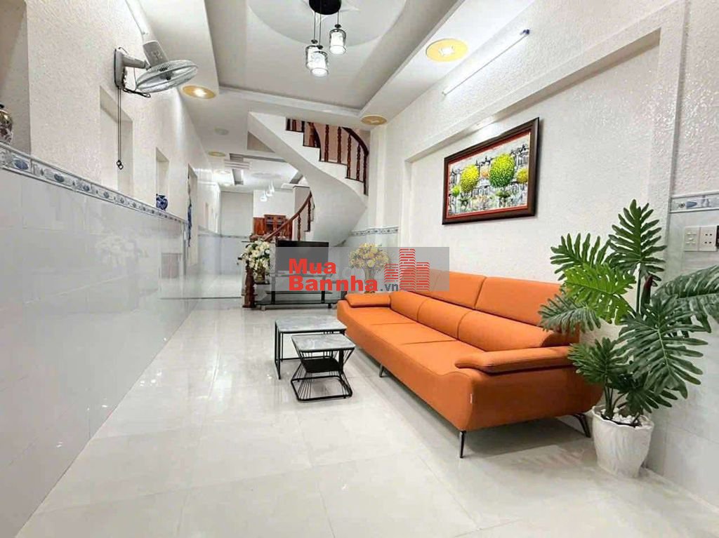 Bán nhà mặt tiền đường Trần Quốc Toản