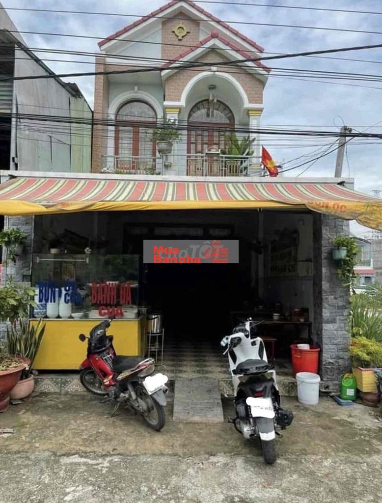 Cô Sáu cần bán nhà 920triệu ngay khu vực chợ Bình Chánh