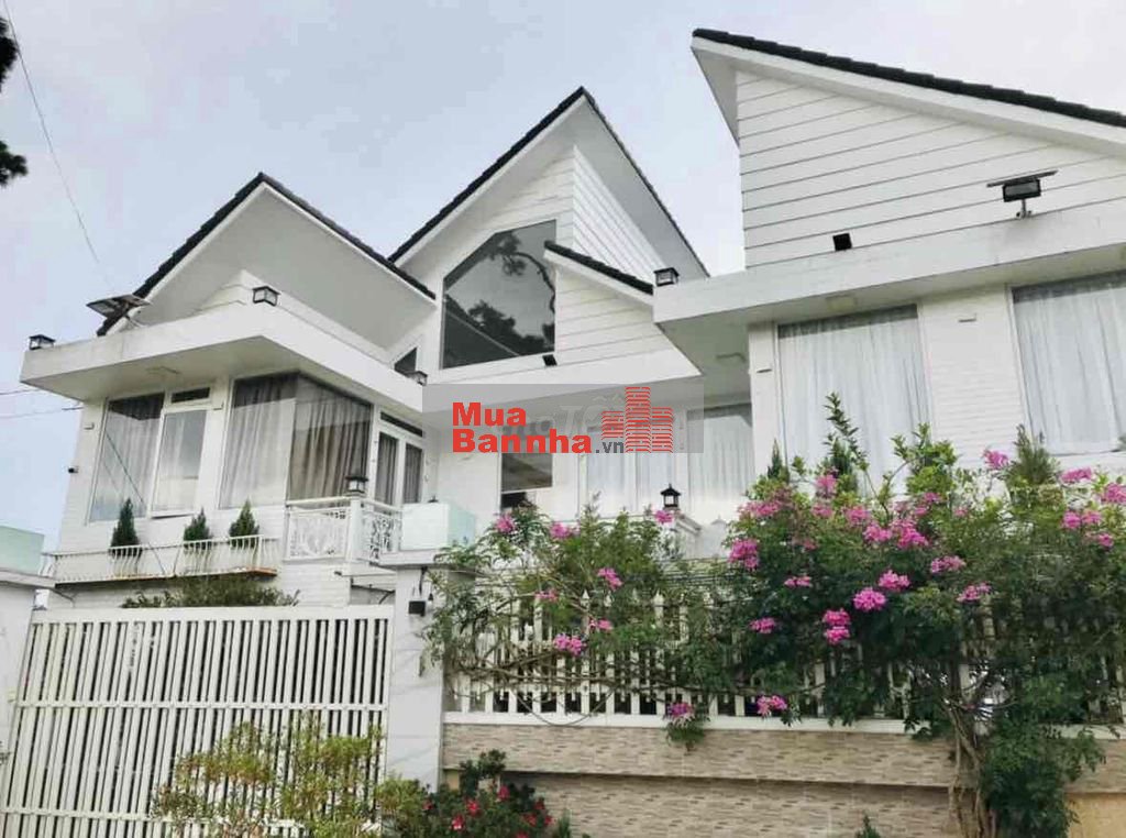 NGỘP NGÂN HÀNG CẦN BÁN GẤP NHÀ HAI MẶT TIỀN VIEW ĐẸP